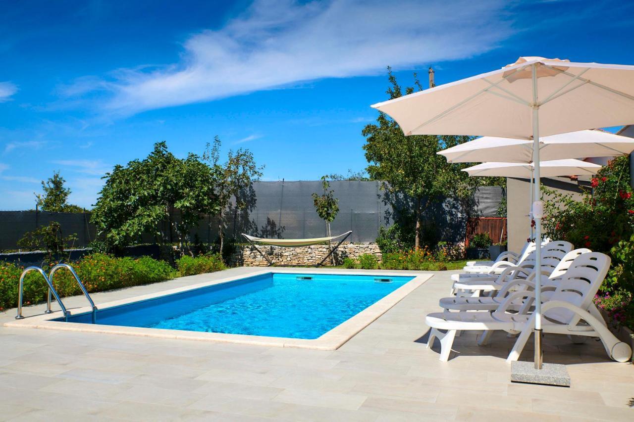 Holiday House Emma Burići المظهر الخارجي الصورة