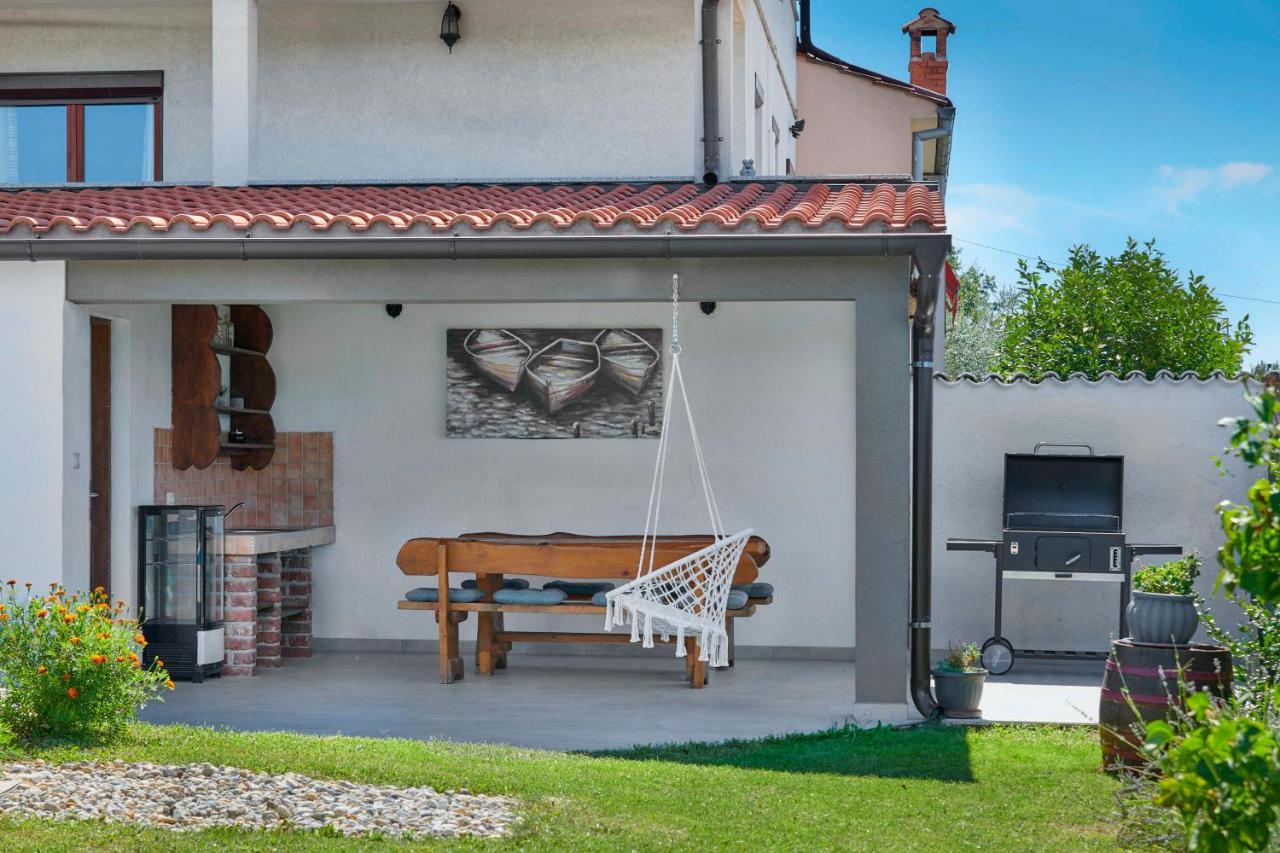 Holiday House Emma Burići المظهر الخارجي الصورة